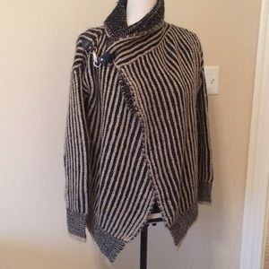 💜Clasp cardigan by Elan